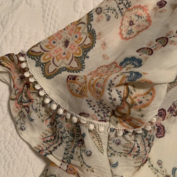 Belk Peasant Top with beautiful BoHo print MP - Picture 2 of 5